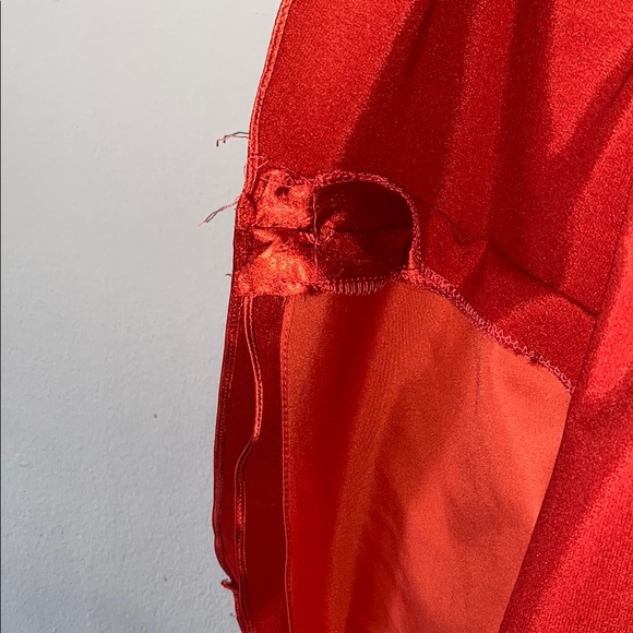 Elegant Red Satin Dress - Picture 16 of 16